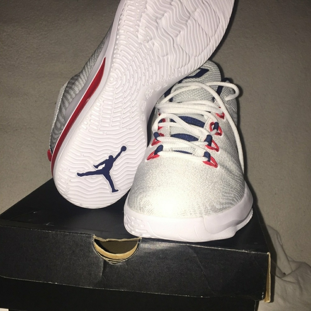 Air Jordan - Picture 3 of 3